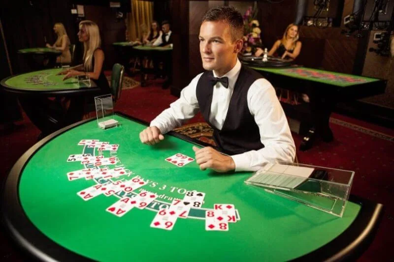 Meja dealer untuk pengalaman kasino live